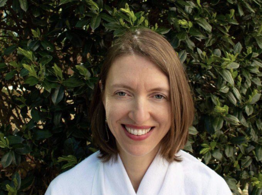 Dr. Hannah Gill headshot